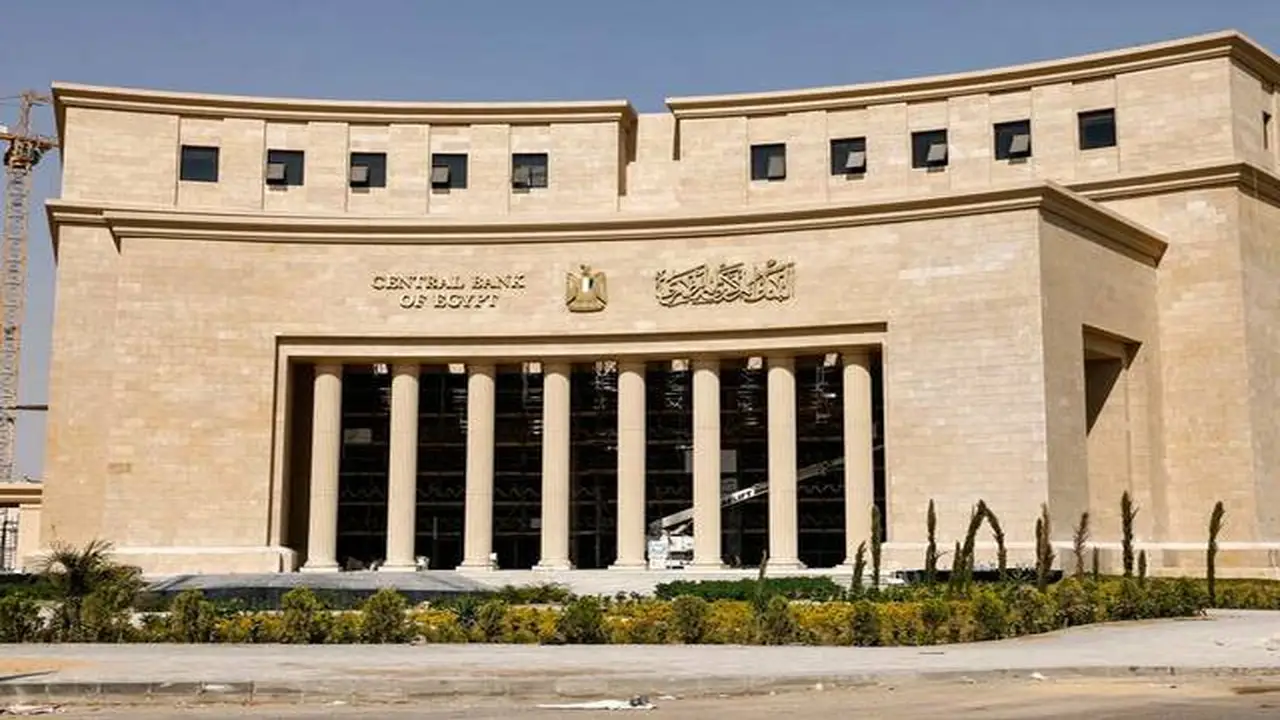 توقف العمل في كافة المؤسسات المصرية بمناسبة الاحتفال بعيد العمال اليوم